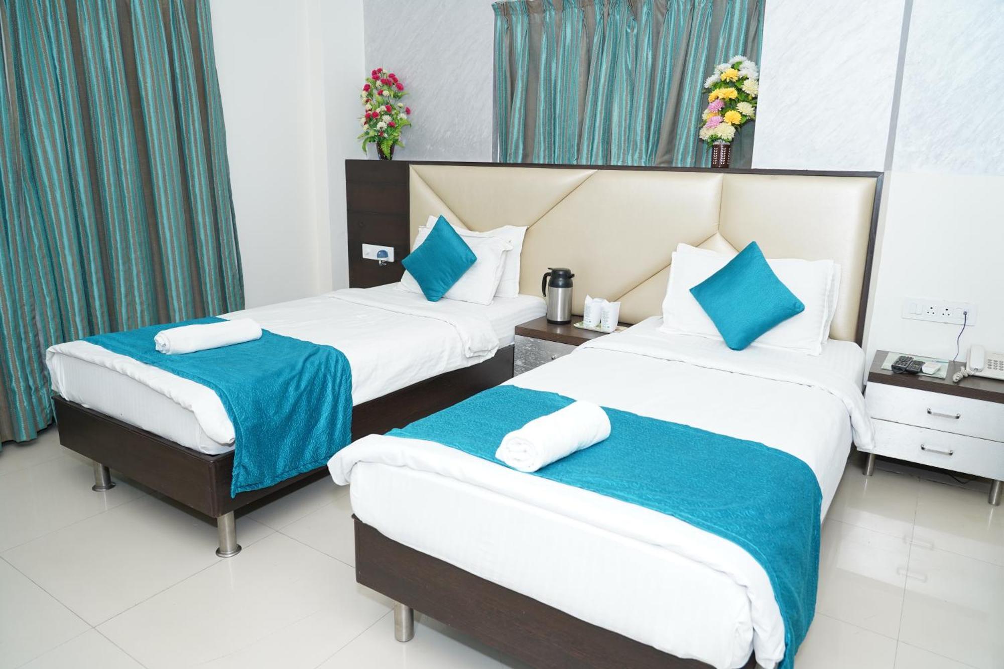 Marshall The Grand Hotel Amhedabad Dış mekan fotoğraf