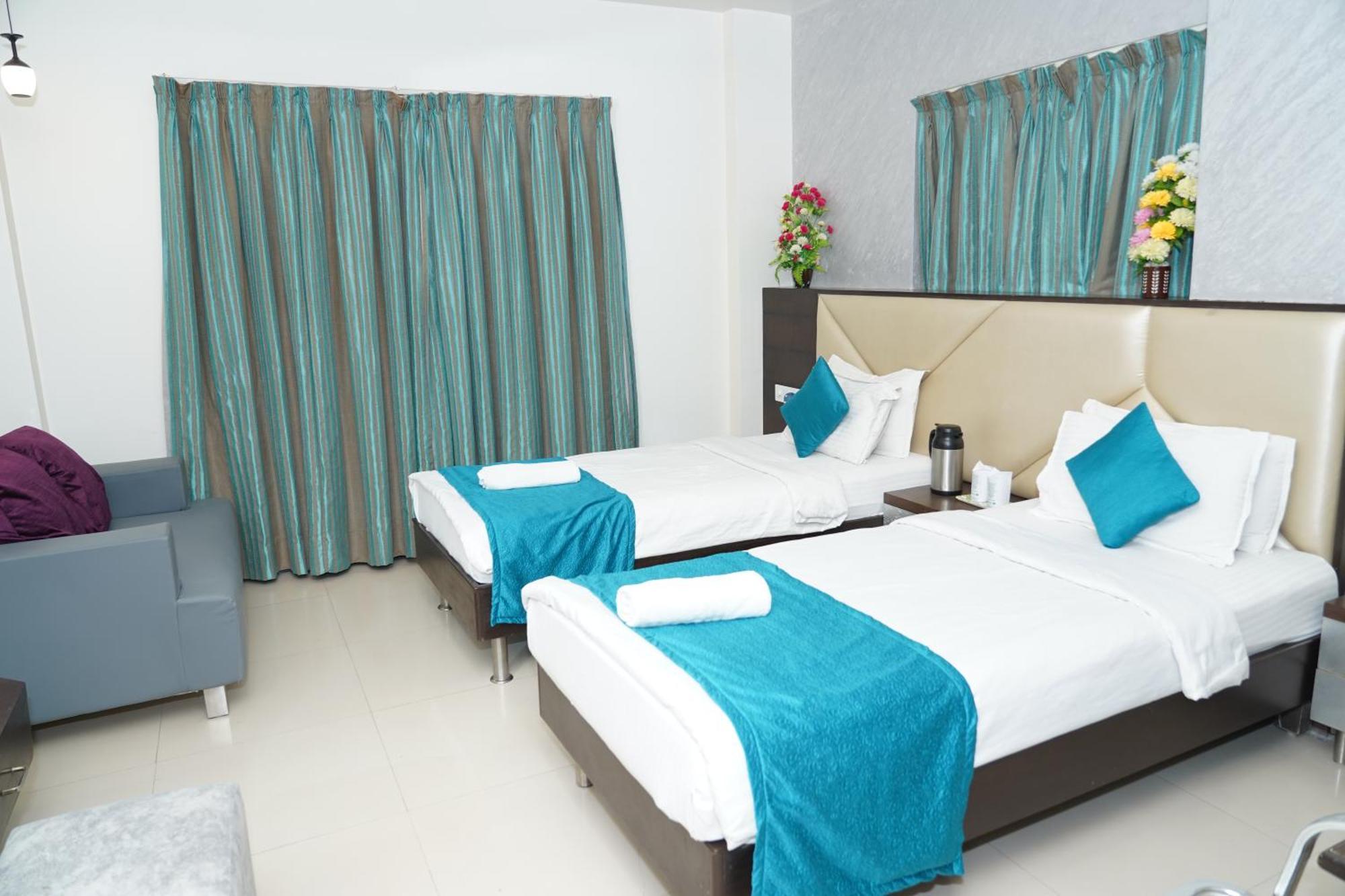 Marshall The Grand Hotel Amhedabad Dış mekan fotoğraf