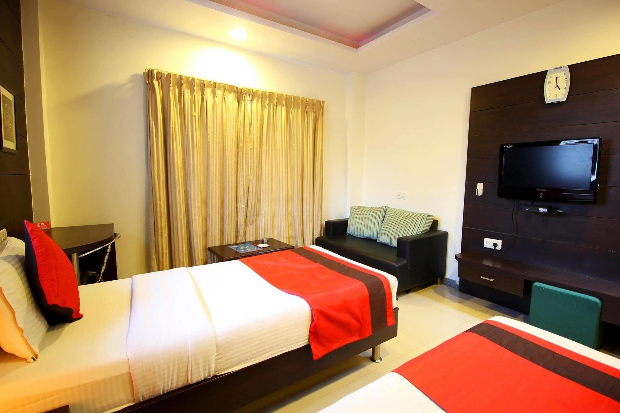 Marshall The Grand Hotel Amhedabad Dış mekan fotoğraf